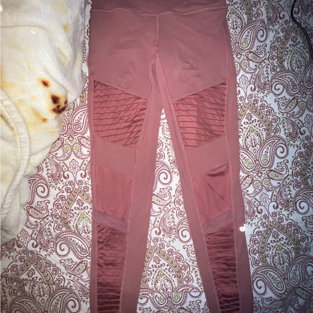 Pink Lululemon leggings